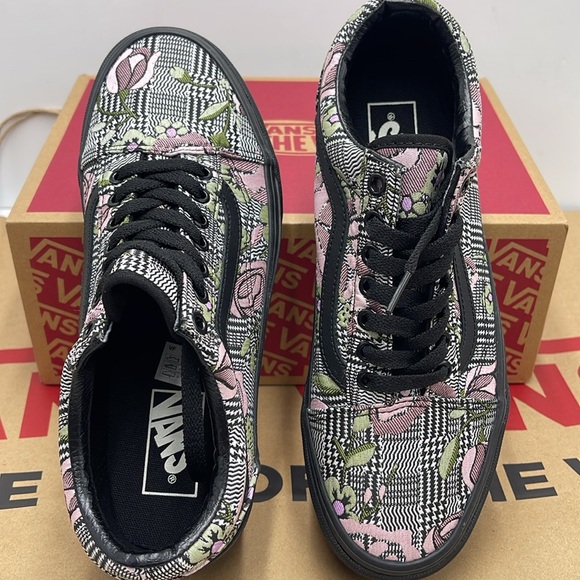 Vans WMNS Old Skool Stackform Tapestry Floral Black VN0009PZBM8
Platforms Snkrs - Picture 12 of 16